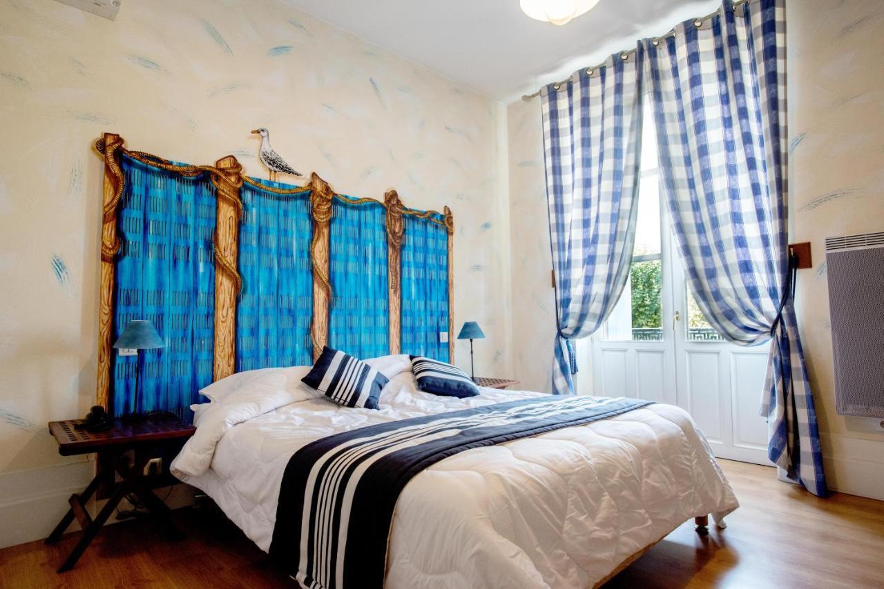 Logis Hotel De La Tour リブルヌ エクステリア 写真