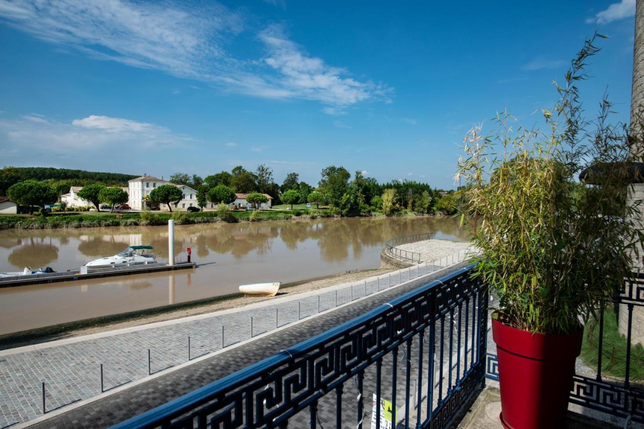 Logis Hotel De La Tour リブルヌ エクステリア 写真