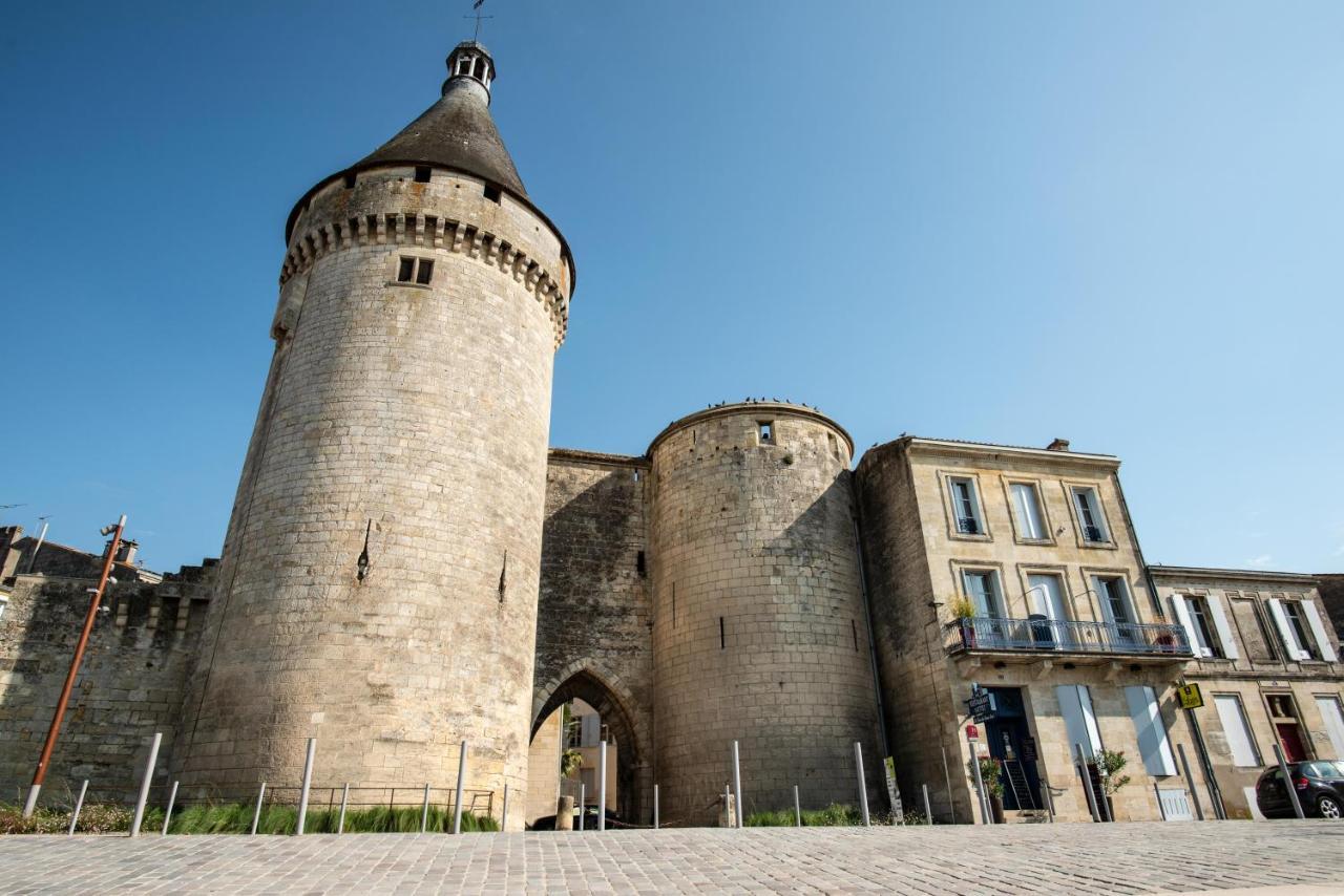 Logis Hotel De La Tour リブルヌ エクステリア 写真