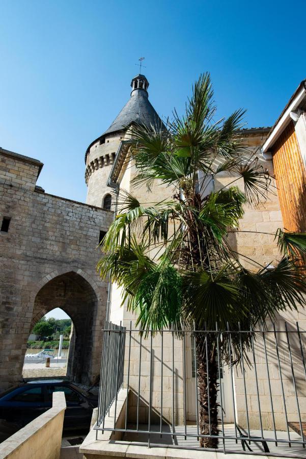 Logis Hotel De La Tour リブルヌ エクステリア 写真