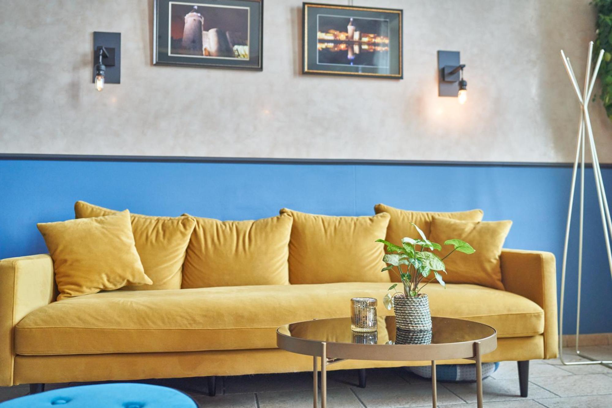 Logis Hotel De La Tour リブルヌ エクステリア 写真