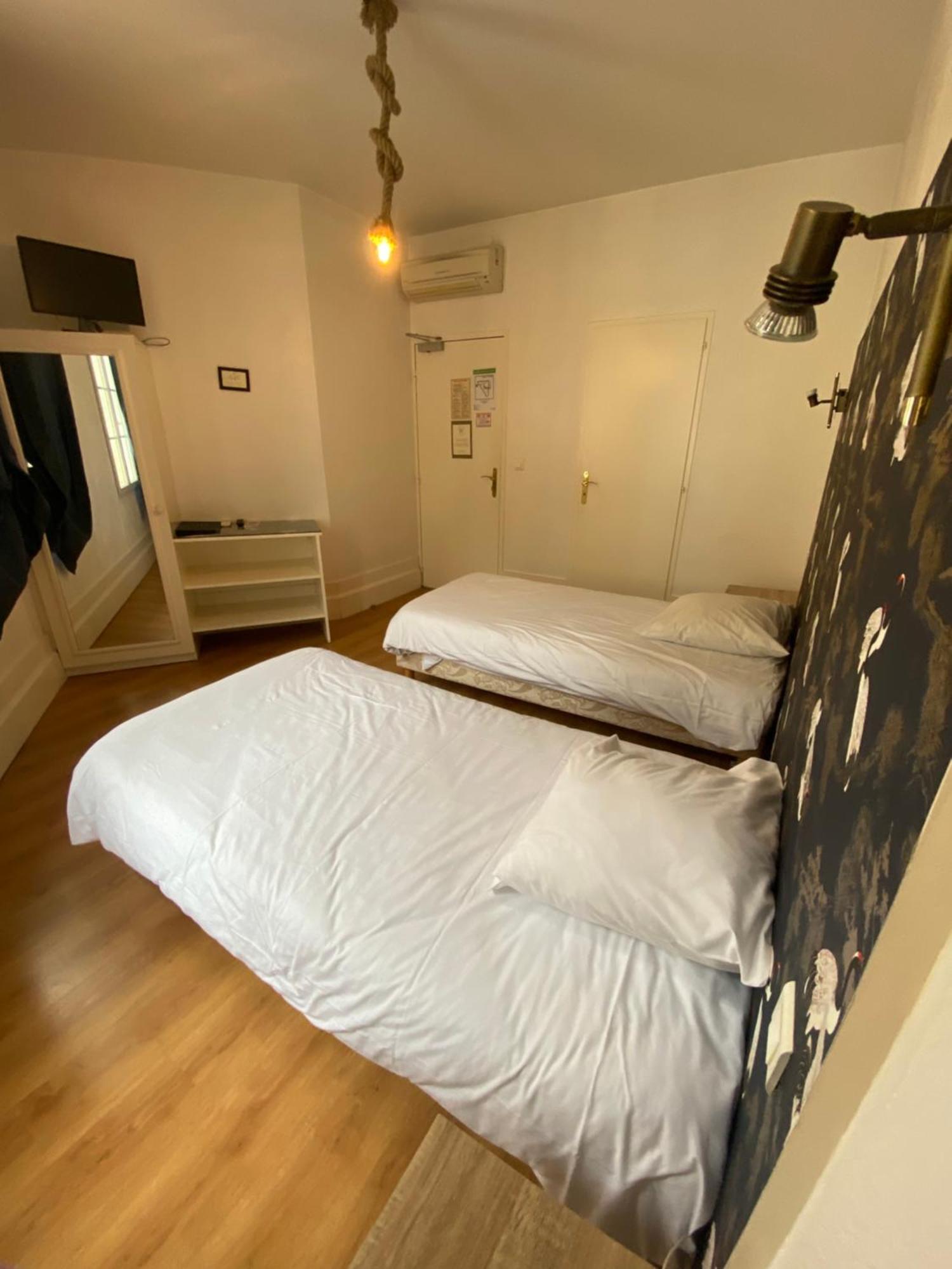 Logis Hotel De La Tour リブルヌ エクステリア 写真